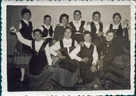 Coros y Danzas en La Parrilla