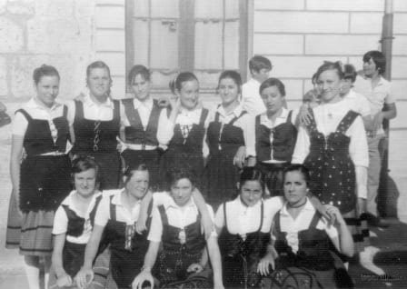 Coros y Danzas en La Parrilla