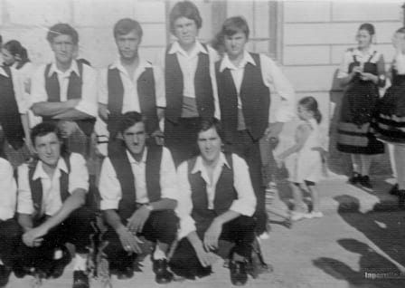 Coros y Danzas en La Parrilla