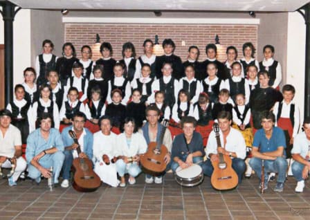 Coros y Danzas en La Parrilla