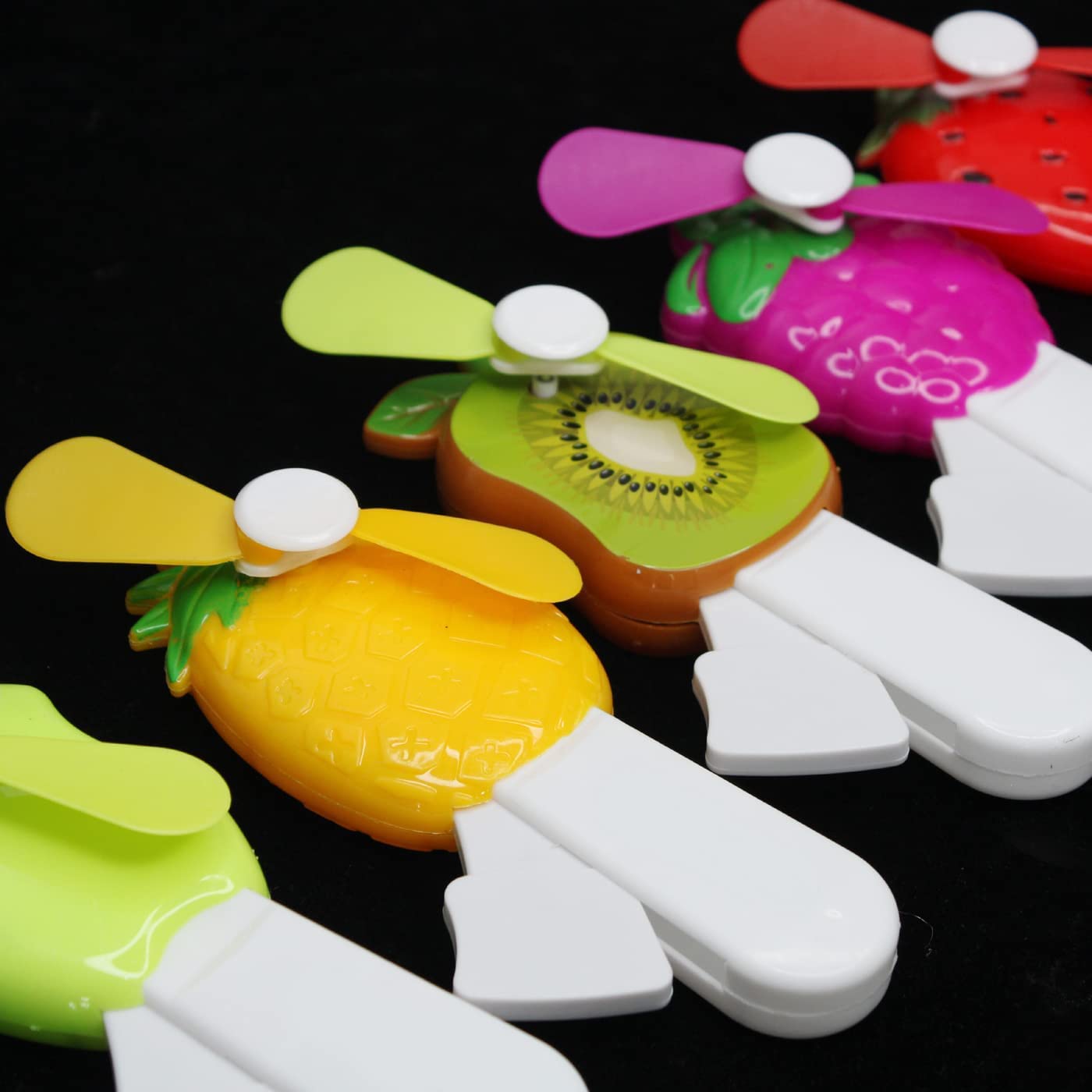 Handheld Fruit-Shaped Mini Fan (Pack of 4) 3