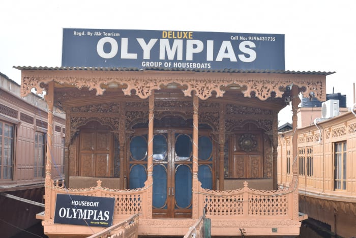 Olympias Athena Houseboat Luxury Room Dal Lake Srinagar