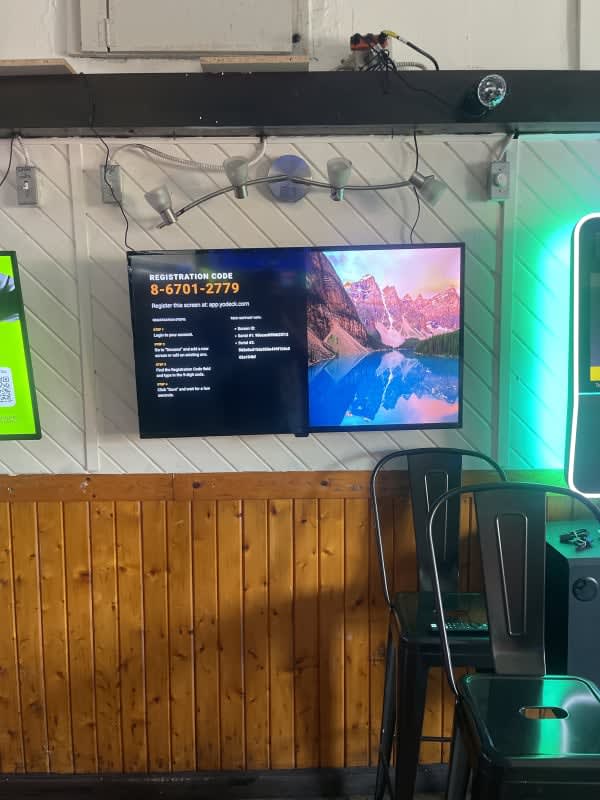 Amici’s Gathering  Lounge — Screen 2 (right), Syracuse