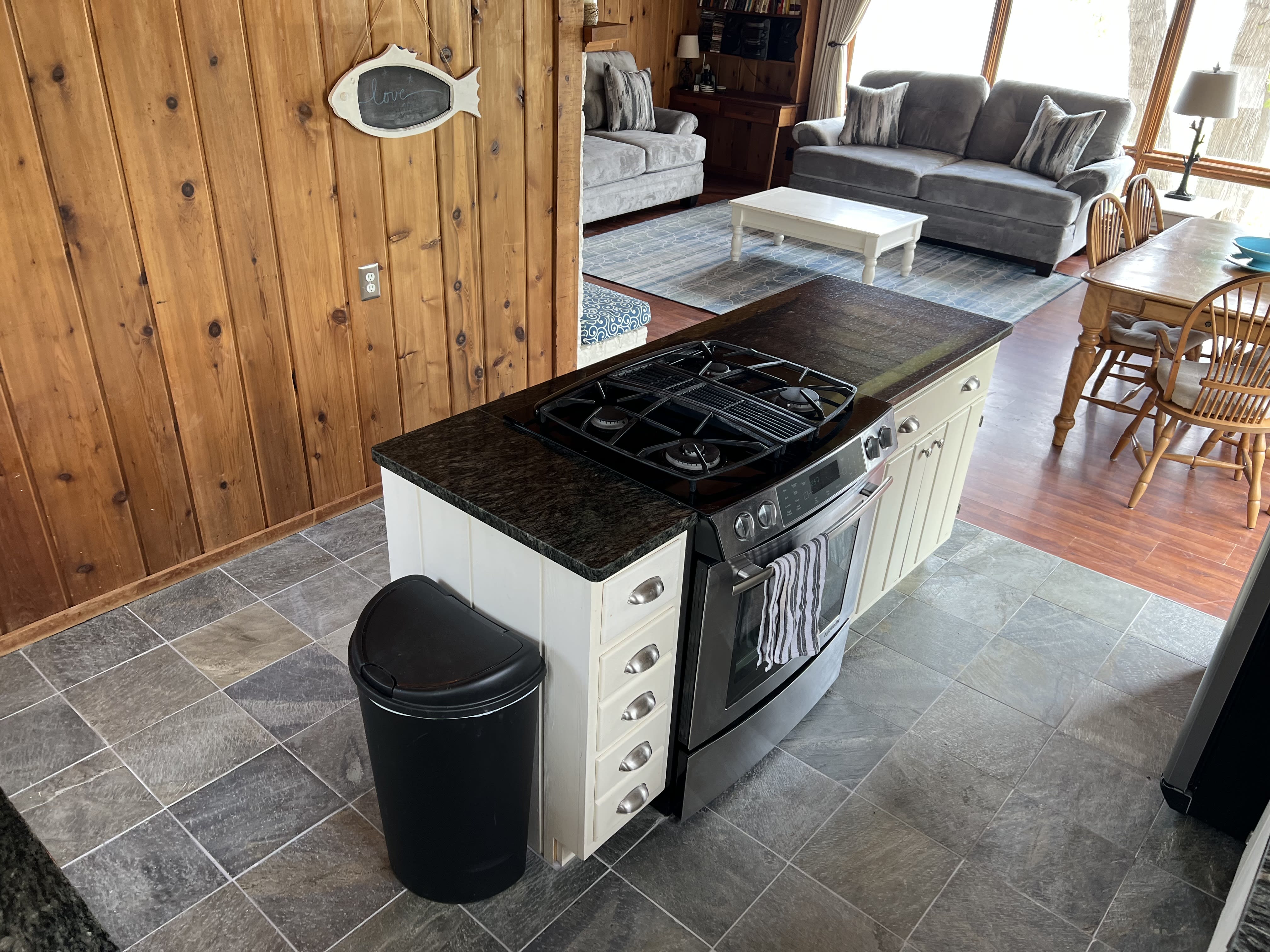 Kitchen island with gas range