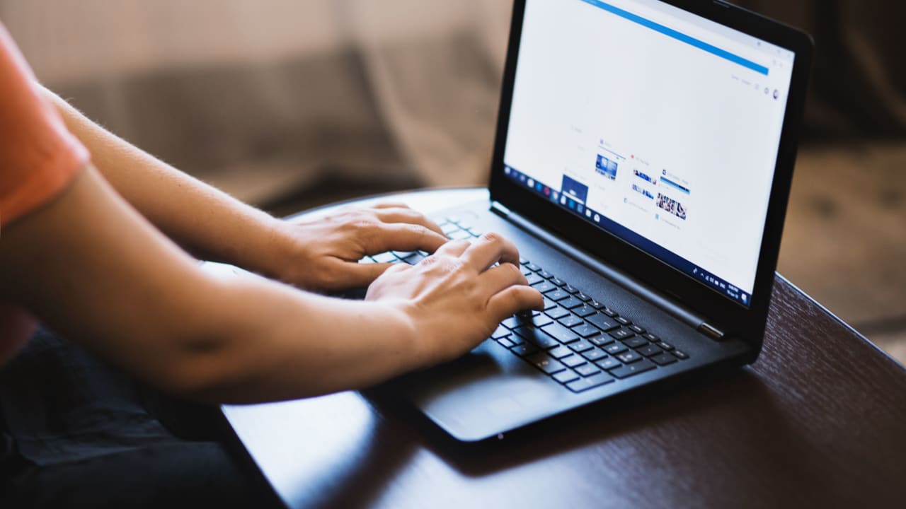 10 Smart Job Search Tips to Land Your Dream Role Using AI