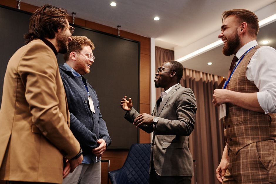 7 Smart Ways to Build a Professional Network Using AI in 2026