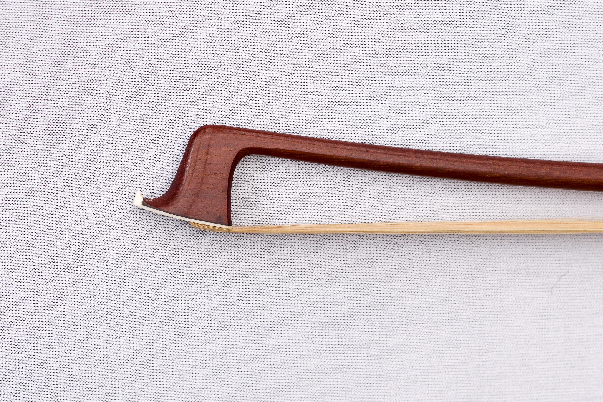 W V LEOMAR VIOLA bow - Image 2
