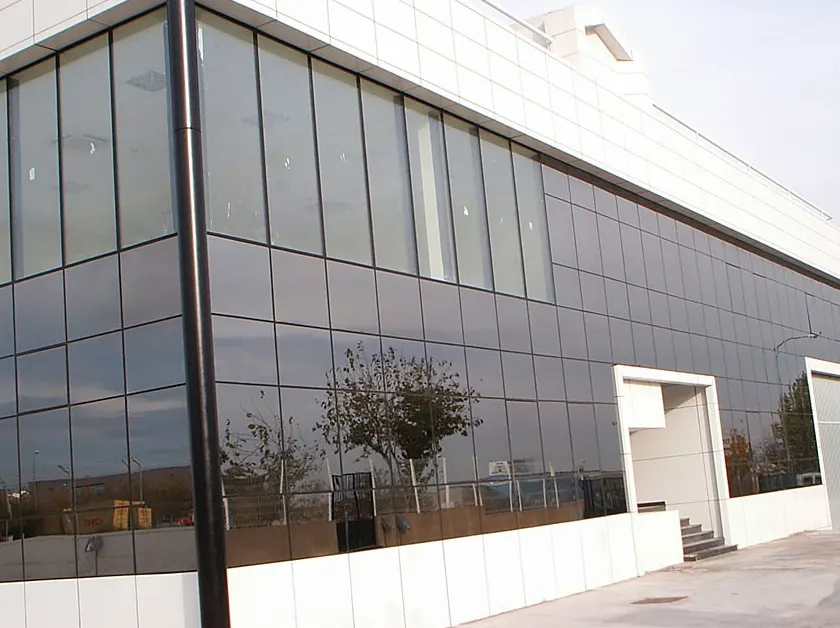 Escaparates, Ventanales y Fachadas Acristaladas en Castellón y provincia