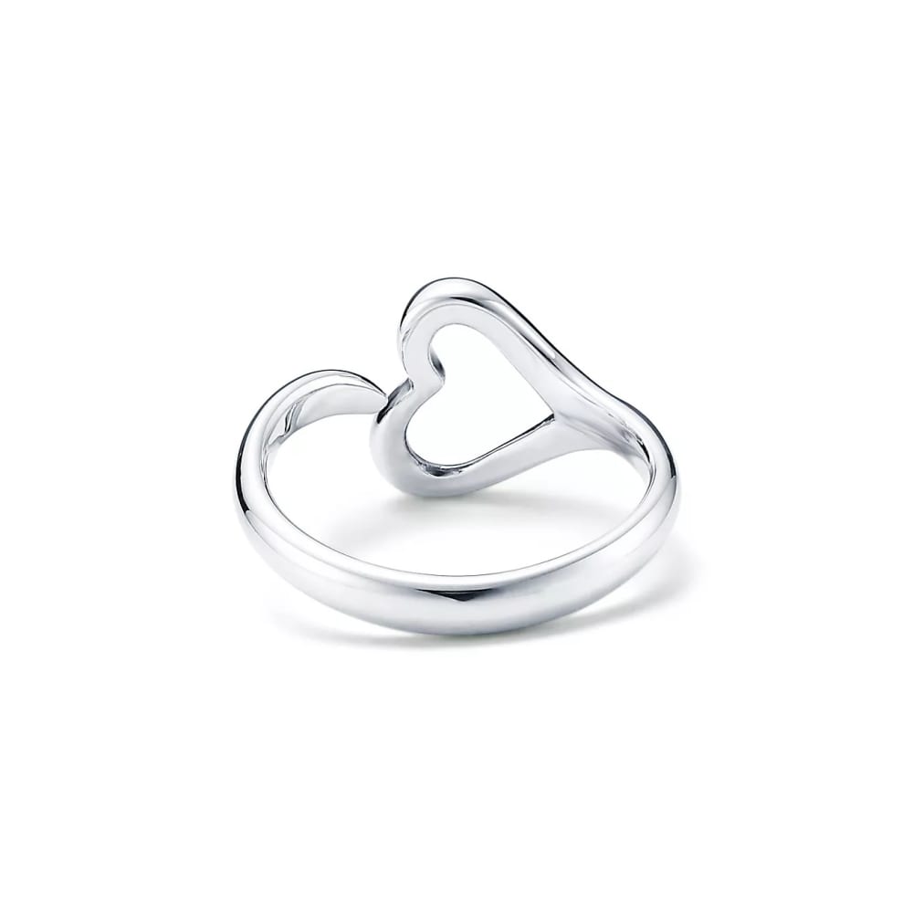 https://res.cloudinary.com/dqa8ur5hh/image/upload/v1746433812/jewelry-ecommerce/idpxque0aqhqnrjivzpu.jpg