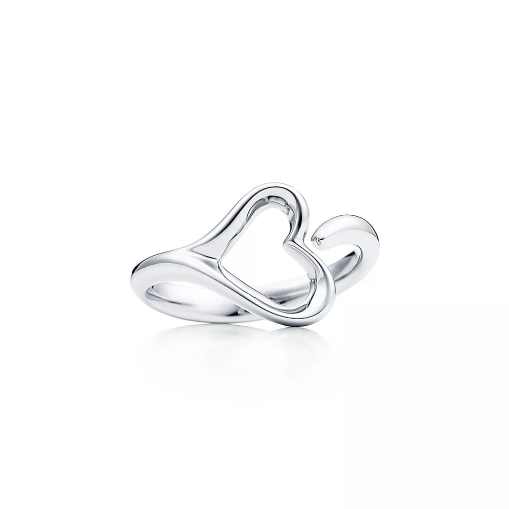 https://res.cloudinary.com/dqa8ur5hh/image/upload/v1746433812/jewelry-ecommerce/k4m26kfcg4jeco9zsbqm.jpg