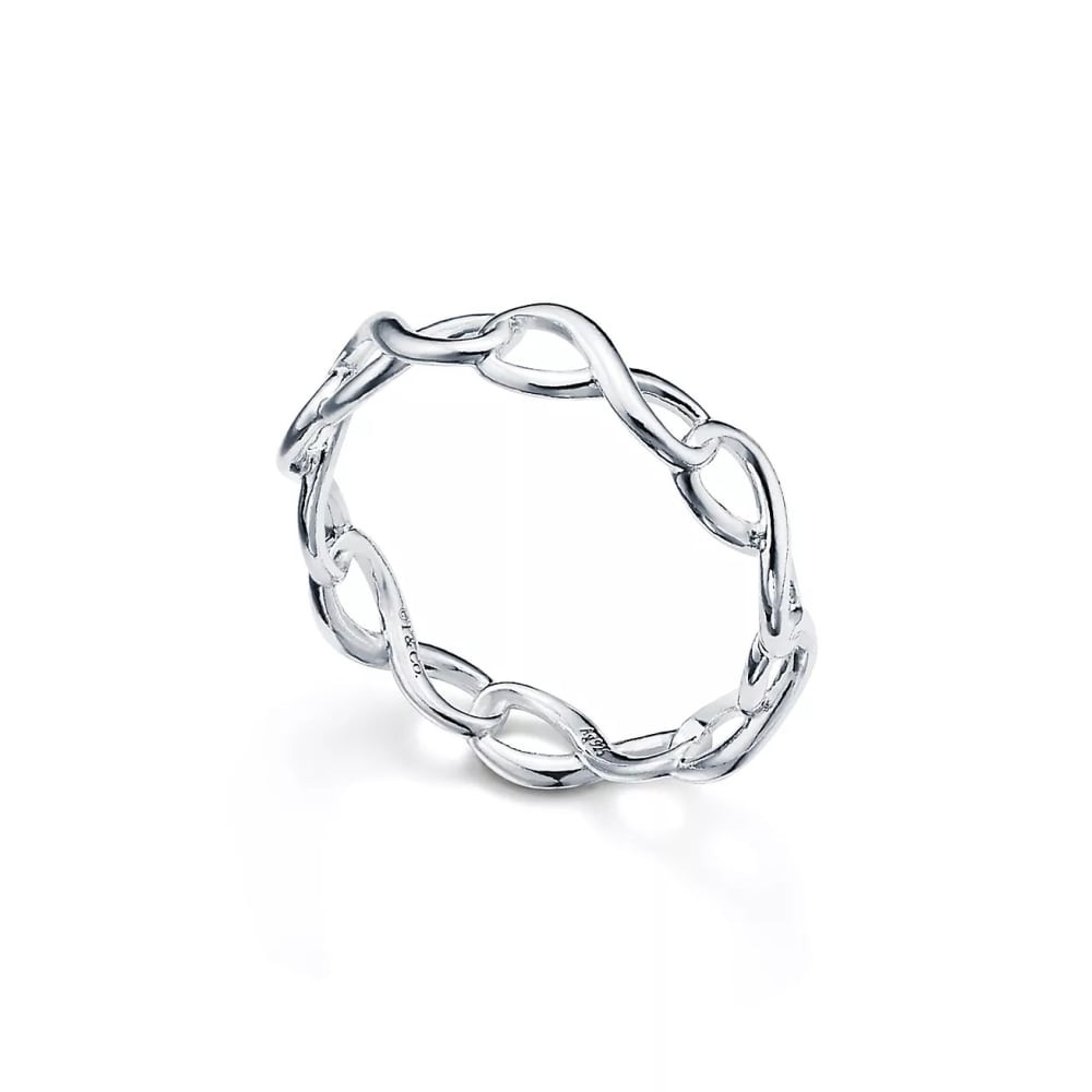 https://res.cloudinary.com/dqa8ur5hh/image/upload/v1746447583/jewelry-ecommerce/uisqepomwaugxqnoqsds.jpg
