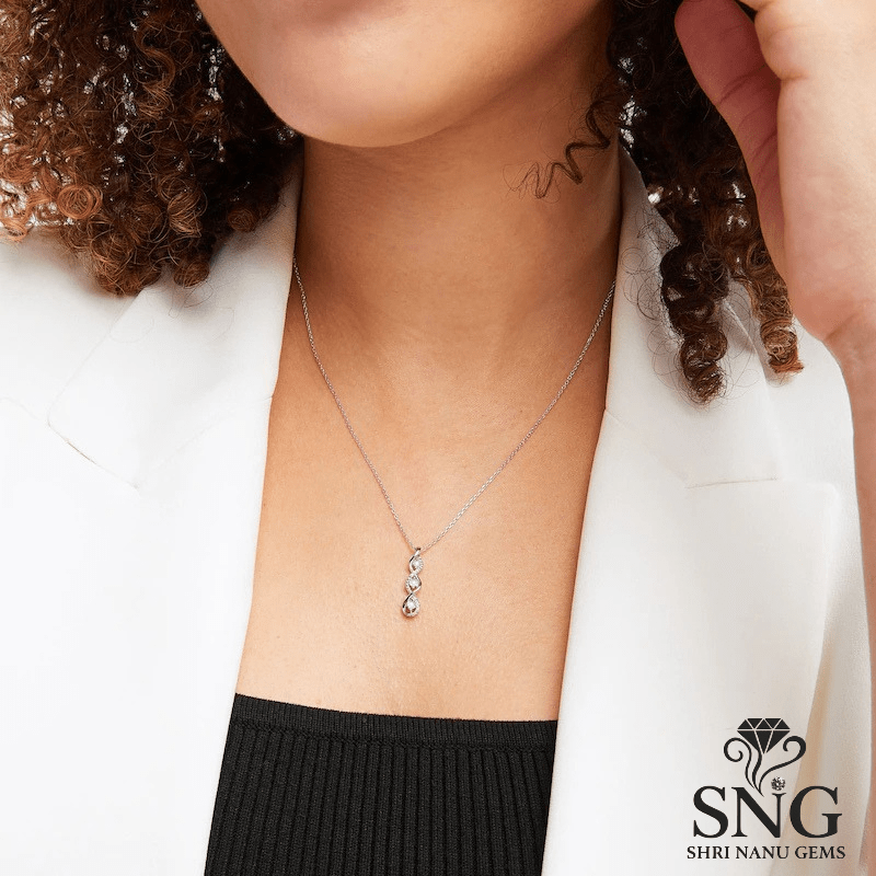 https://res.cloudinary.com/dqa8ur5hh/image/upload/v1746464338/jewelry-ecommerce/ktwnk3vigmgswnvbdawr.png