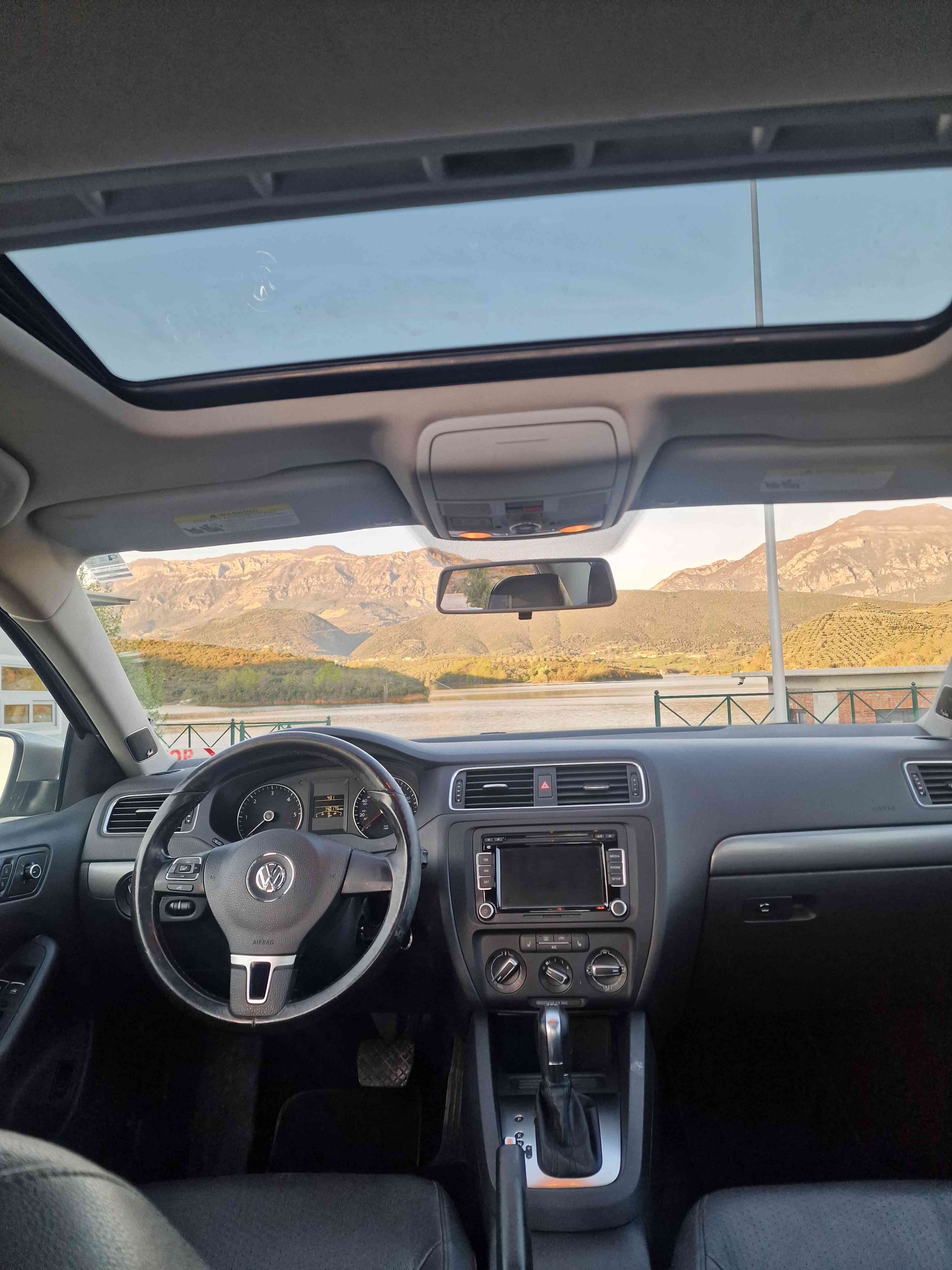 Vw Jetta 2014 — photo 2