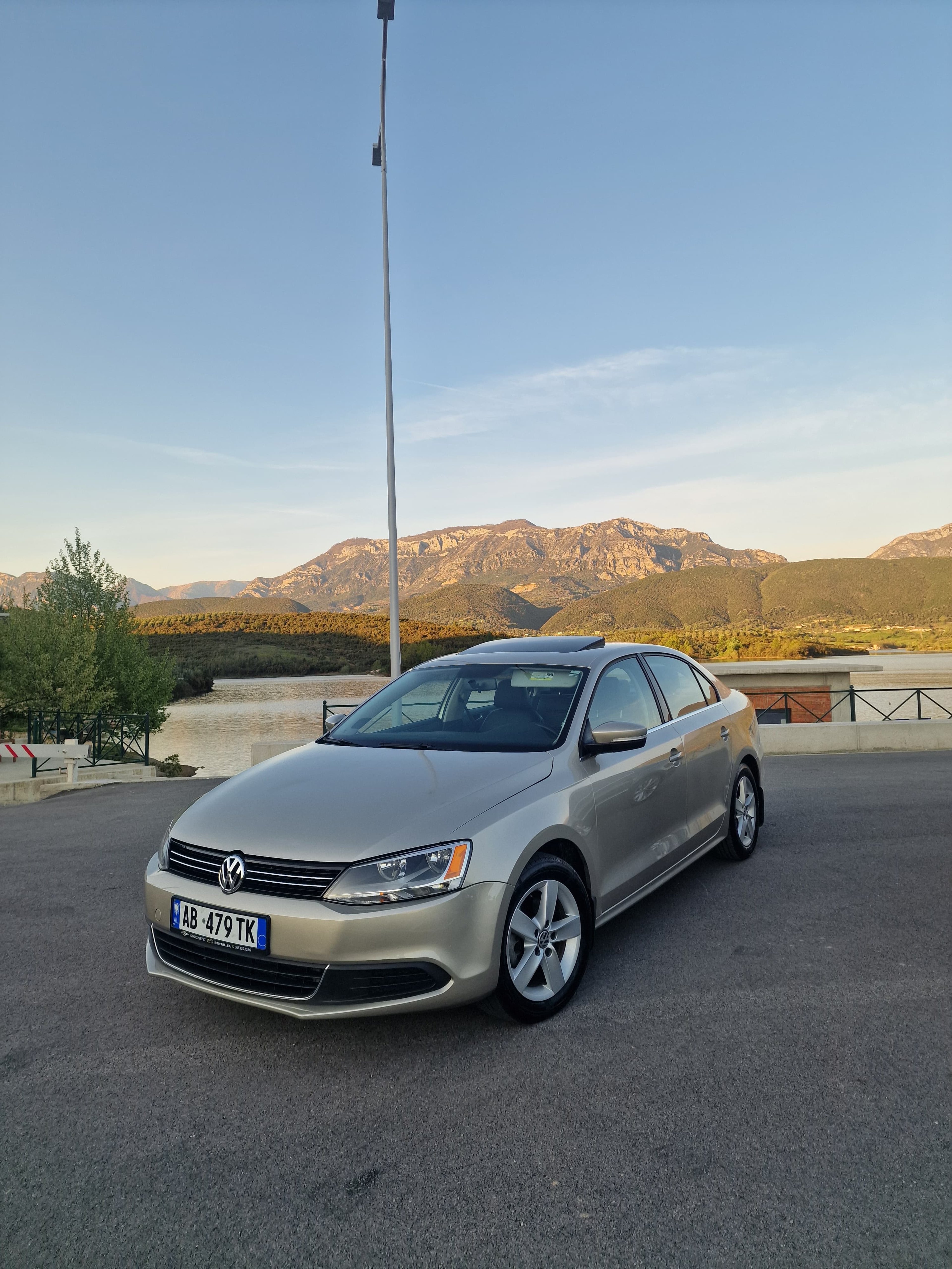 Vw Jetta 2014 available for rent in Kamëz Municipality, Albania