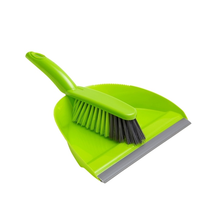 homewares-dustpan-brush-1739806312