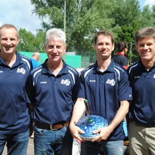 Vorschaubild „Stockschießen“