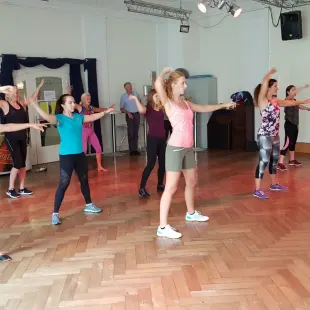 Vorschaubild „Fitness-Tanzen“