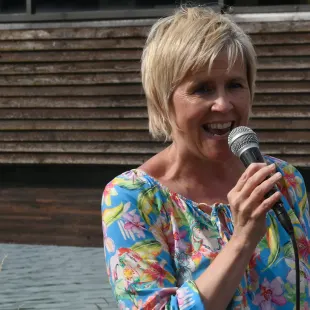 Birgit Fuchs während der Siegerehrung.