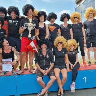 Sieger des kleinen Drachenboot-Finales wurde das Boot vom Finanzamt Dachau.