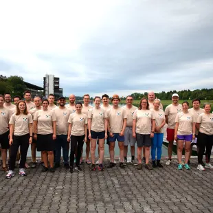 Vorschaubild „bfg Drachenbootrennen Teamfotos Teil 1“