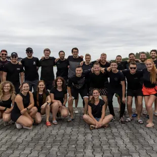 Vorschaubild „bfg Drachenbootrennen Teamfotos Teil 2“