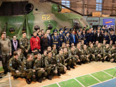 Руководитель фракции КПРФ в региональном парламенте Алексей Лескин поздравил с днем рождения СВПО «Сокол СГАУ»