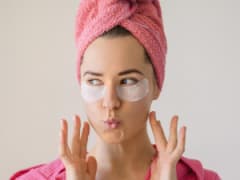 Дерматолог: о вреде патчей и тканевых масок в домашнем уходе