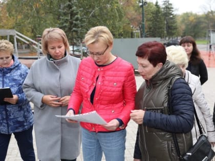 Глава города Елена Лапушкина проверила ремонт учреждений культуры в Красноглинском районе
