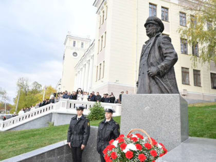 Состоялось открытие памятника Владимиру Васильевичу Пермякову