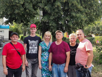 Тольяттинские коммунисты провели субботник в Центре помощи "Единство"