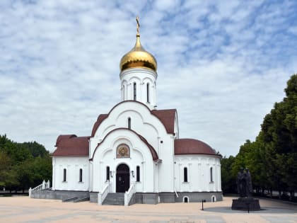 8 июля - День семьи, любви и верности. В Тольятти одно из праздничных мероприятий пройдет у Венчального храма