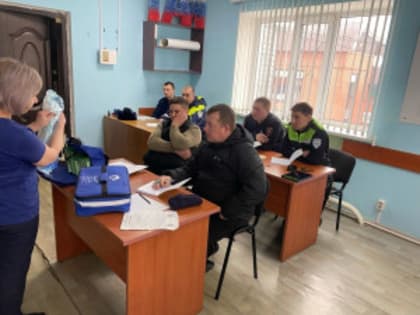Медики ЦРБ Кинель-Черкасского района обучали инспекторов ДПС оказанию первой помощи пострадавшим в ДТП