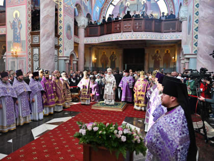 В праздник Воздвижения Честного и Животворящего Креста Господня Святейший Патриарх Кирилл освятил Софийский собор в Самаре