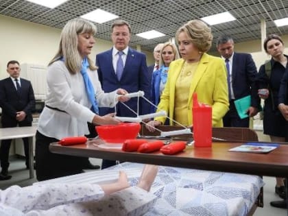 Уважение и забота: Валентина Матвиенко и Дмитрий Азаров побывали в самарском филиале фонда «Защитники Отечества»
