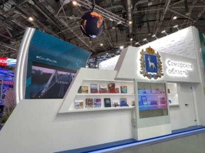 Дмитрий Азаров принимает участие в совещании по обсуждению новых нацпроектов