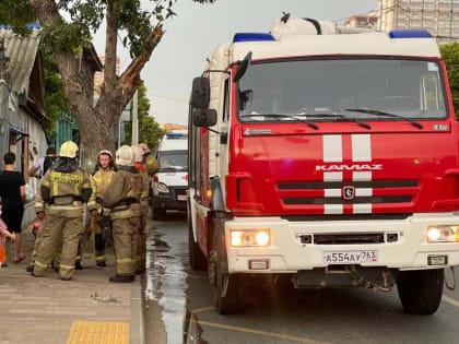 В Сызрани 16 пожарных потушили баню за несколько минут