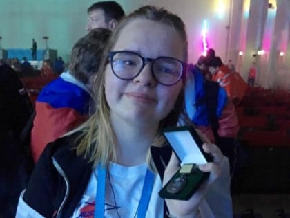 Клеила обои лучше всех: студентка из Самарской области завоевала приз на WorldSkills Juniors