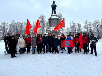 Коммунисты Самарской области почтили память Владимира Ильича Ленина