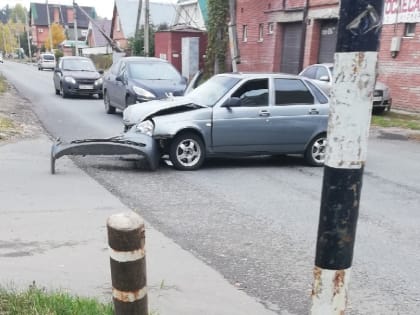 В Тольятти перед мастерской автослесаря опрокинулась машина