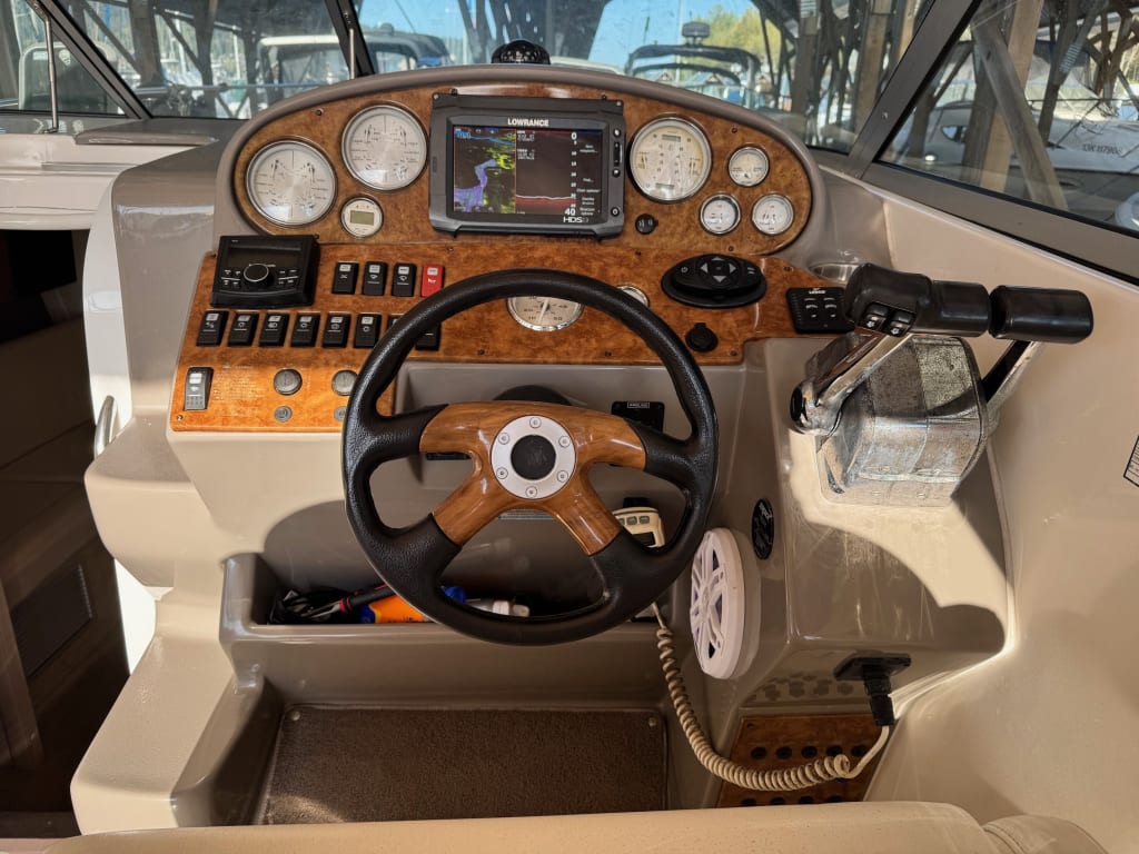 Thunderbird Marine30' Rinker 30 Fiesta Vee - Thunderbird Marine