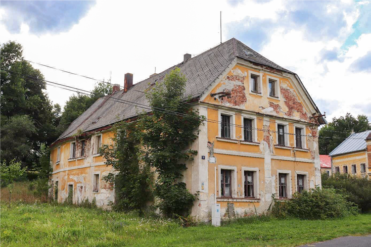 Demolice budovy a revitalizace území