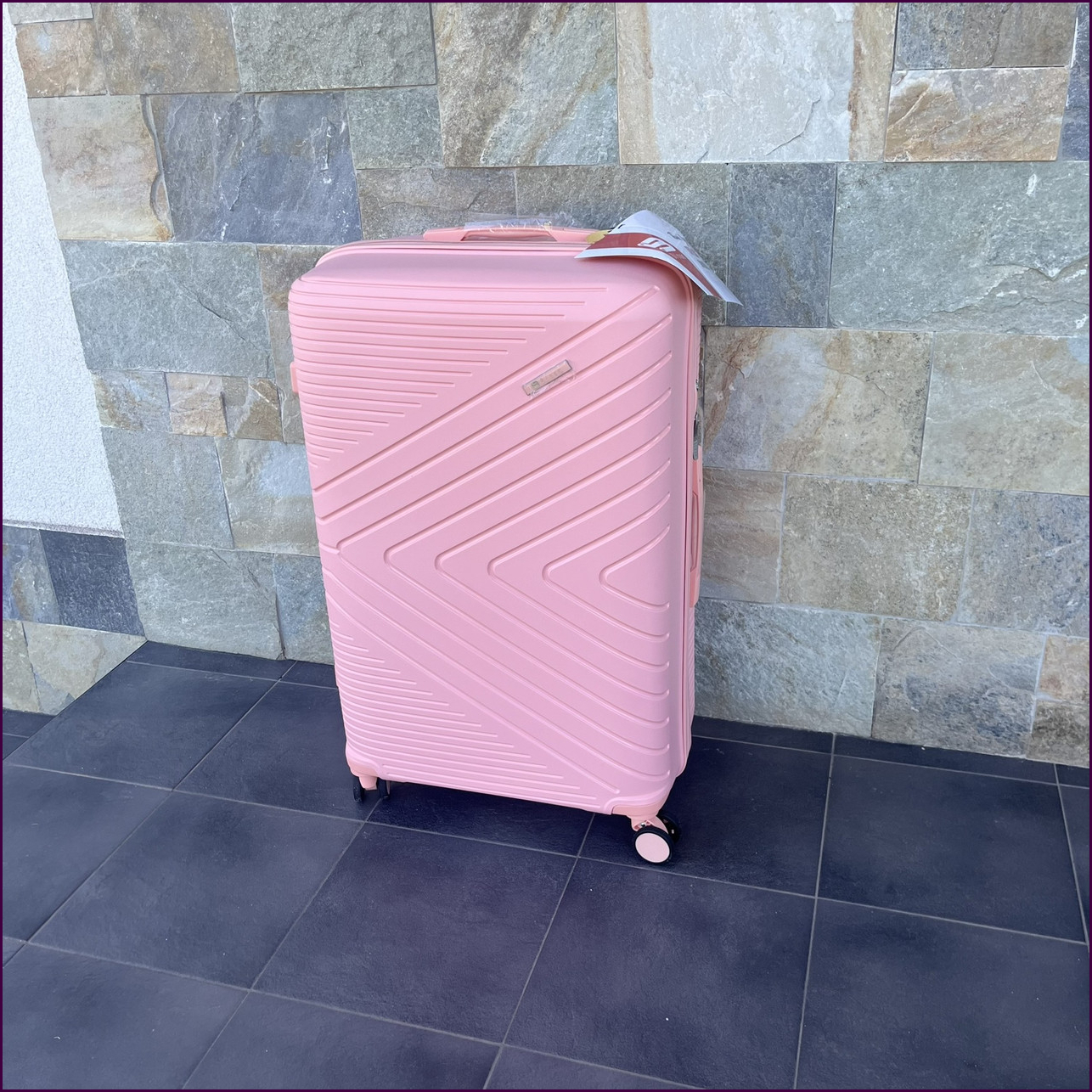 Чемодан Bloom PP01, полипропилен, средний, 63 л, 4 колеса, TSA замок, универсальный для путешествий, прочный и стильный