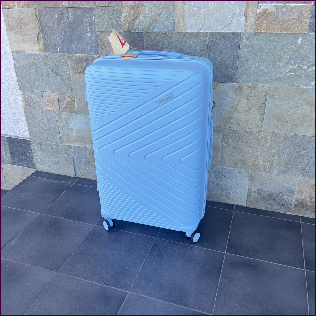 Чемодан Bloom PP01 малый голубой, прочный полипропиленовый с 4 колесами и кодовым замком TSA – идеальный для путешествий!