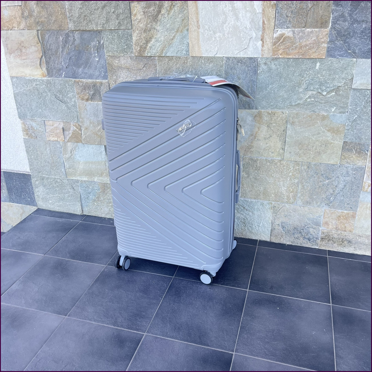 Чемодан Bloom PP01 S маленький, легкий и стильный, идеален для путешествий и деловых поездок, с замком TSA и 4 колесами