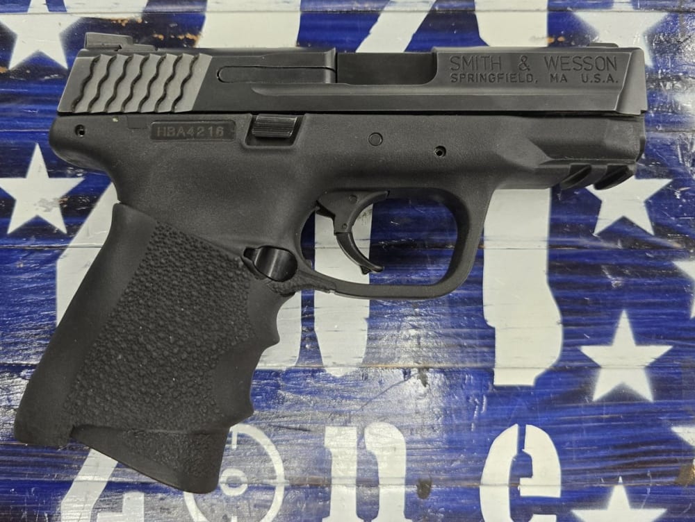 Smith & Wesson M&P 9c 9mm Semi Auto Pistol, Black 3.5" Comes with Extended Magazine Release, Houge Grip Wrap, Soft