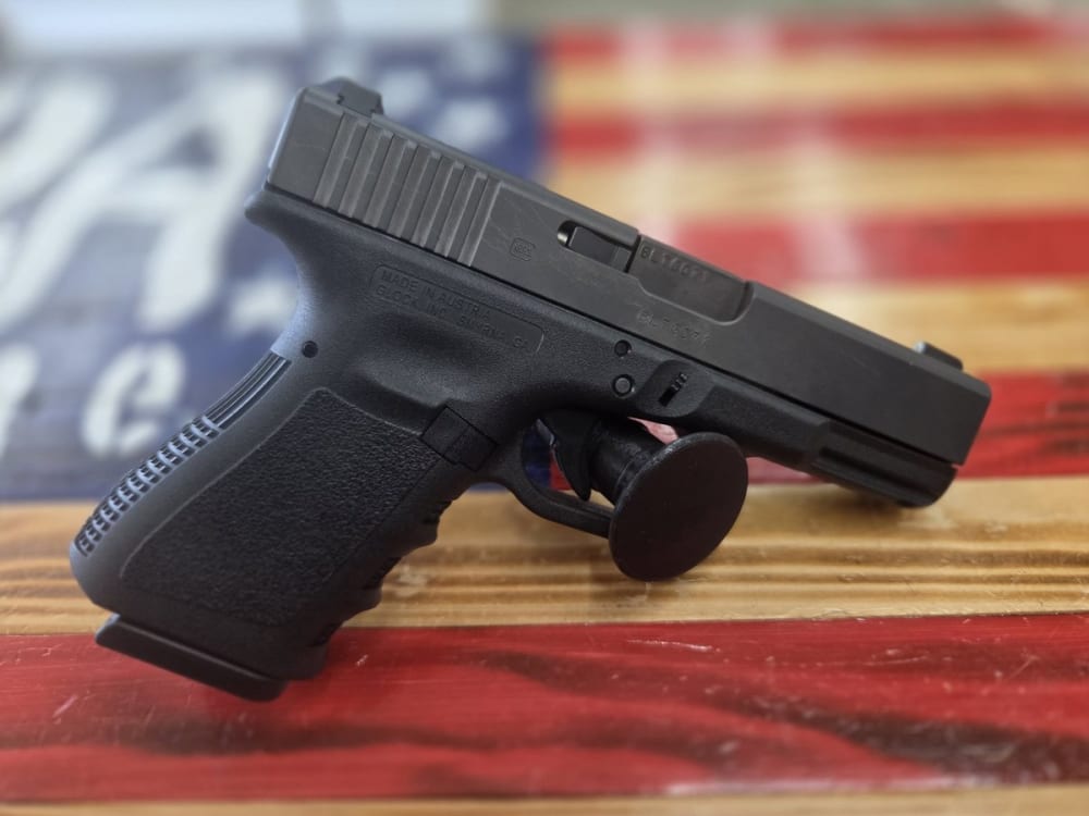 GLOCK 19, Semi Auto Pistol, 4in, Black, 9mm, 2 OEM Magazine, Case