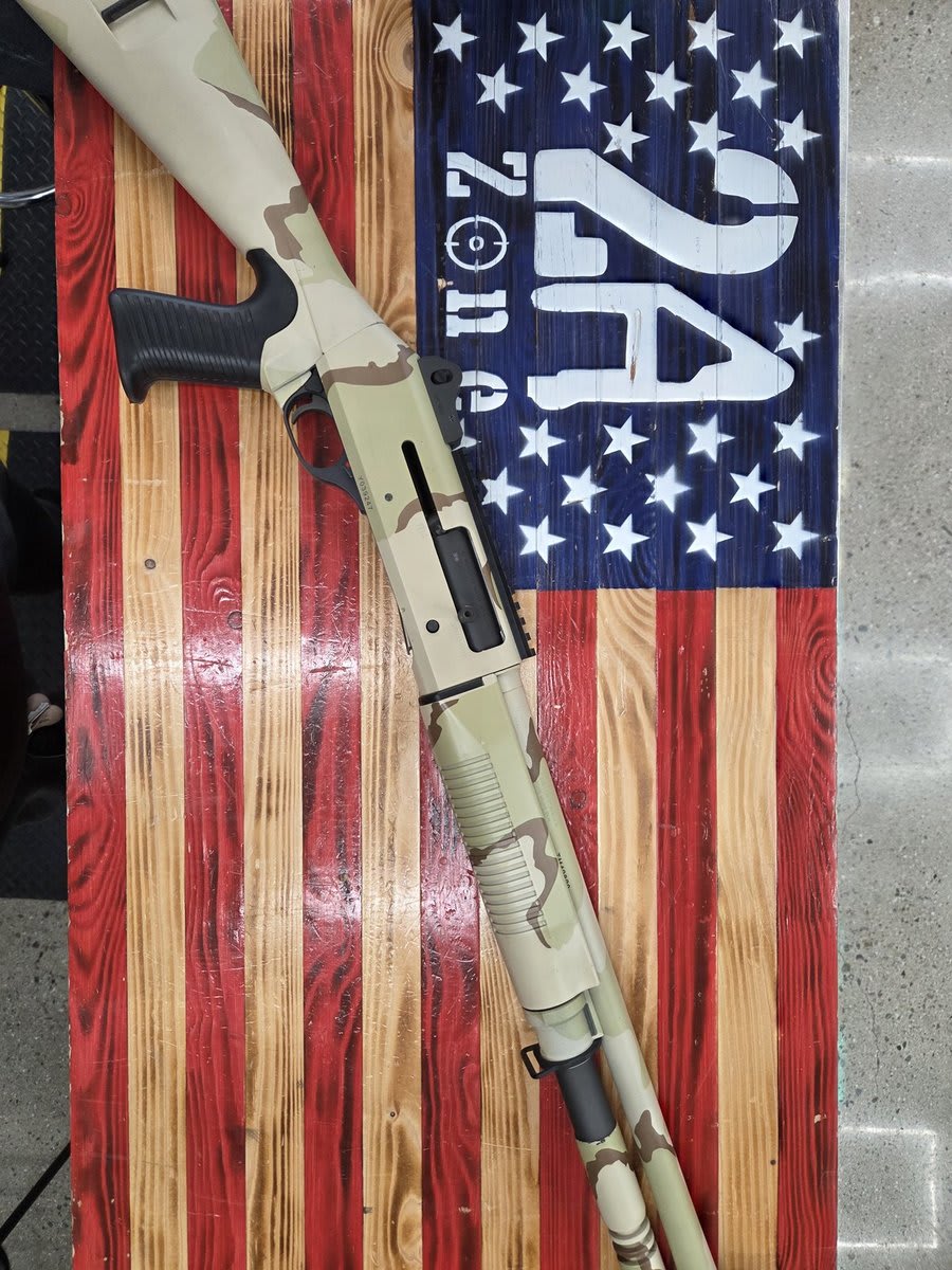 BENELLI M4, Semi, 18.5in, 12GA, Desert Camo, No Case, Lock