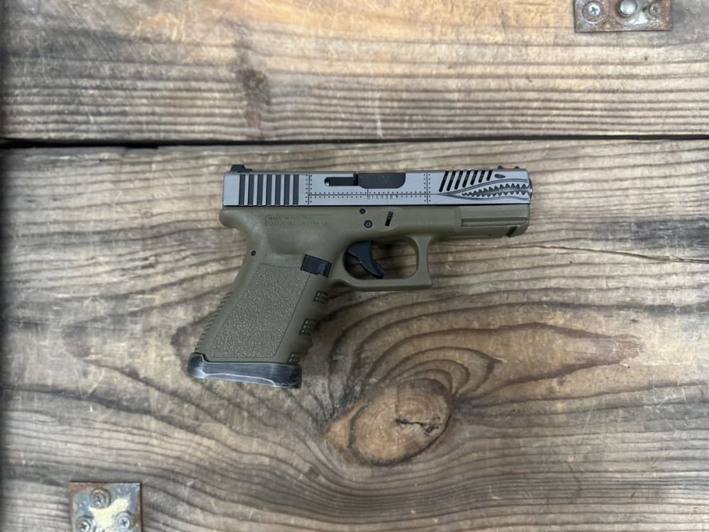 Glock 19, 9mm Luger, 10+1, 4.02" Black Barrel, Custom "P40 Warhawk" Style Slide, Green Polymer Lower Grip Assembly