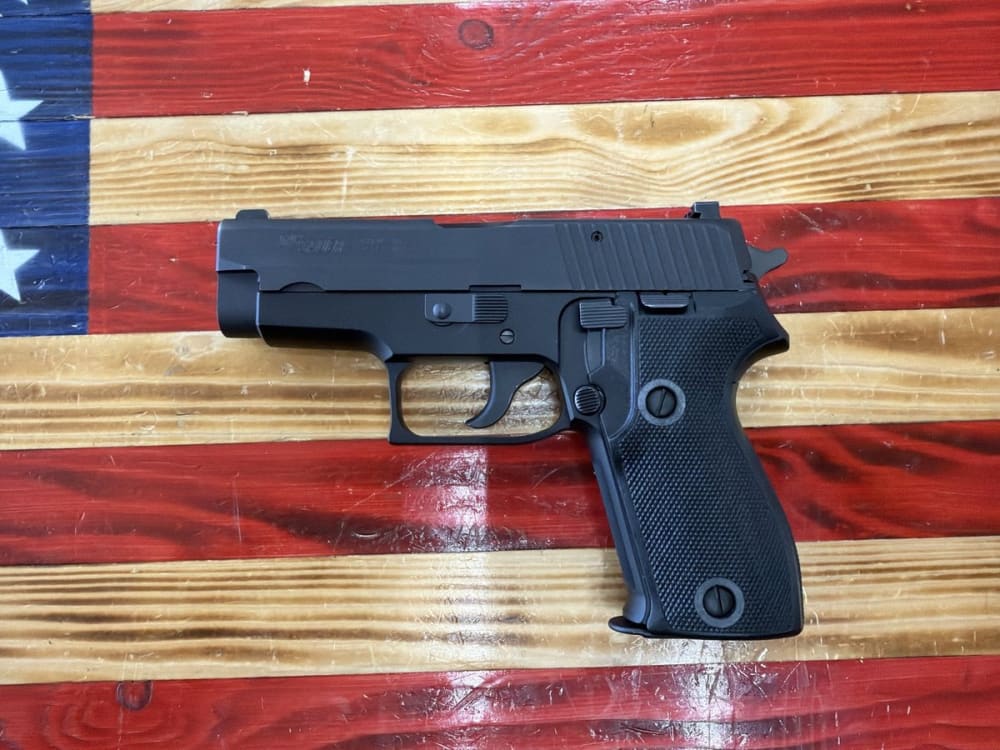 Sig Sauer,P225,Semi-Auto,9mm,Black,4"Barrel,2 Mags,Oem case,No lock