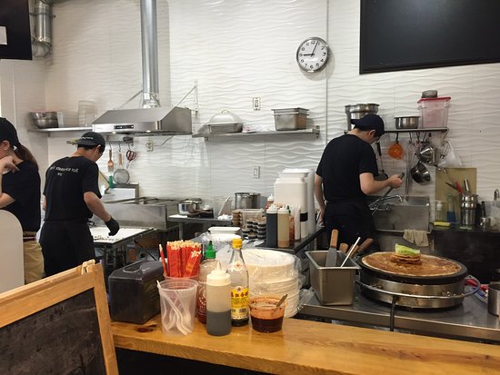 Joe's Steam Rice Rolls Interior